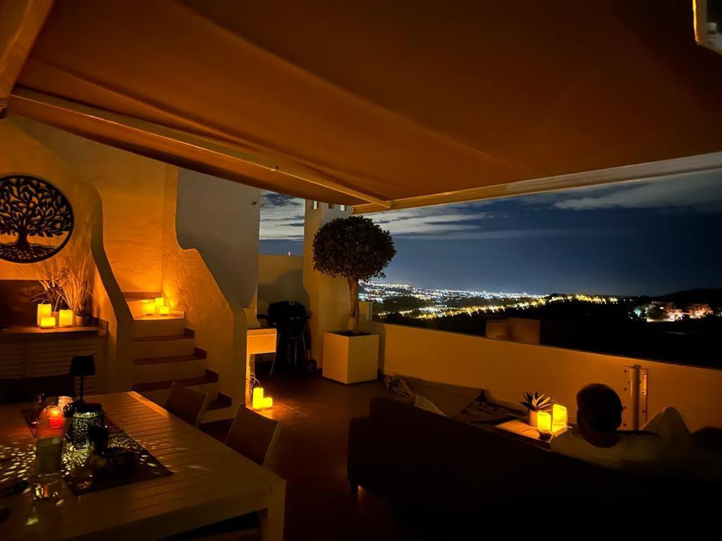 Penthouse Mit Privatem Jacuzzi In Marbella - La Mairena Appartement Ojén Buitenkant foto