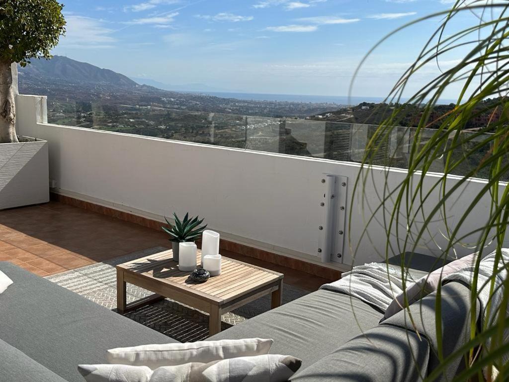 Penthouse Mit Privatem Jacuzzi In Marbella - La Mairena Appartement Ojén Buitenkant foto