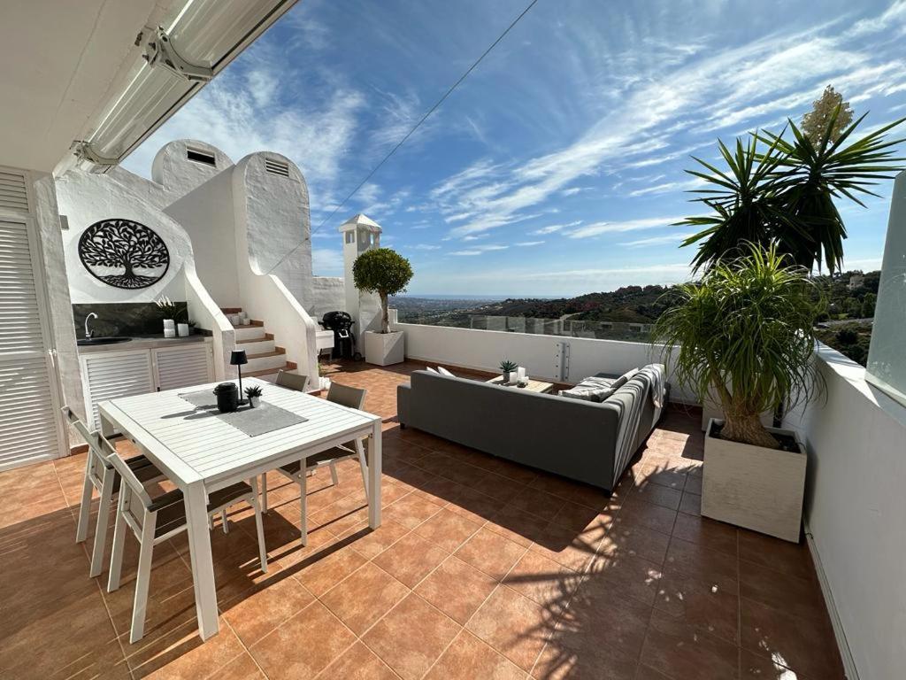 Penthouse Mit Privatem Jacuzzi In Marbella - La Mairena Appartement Ojén Buitenkant foto