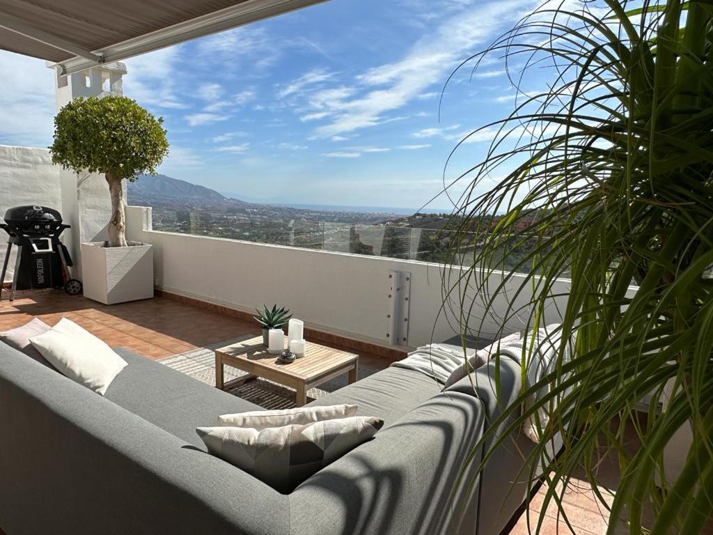 Penthouse Mit Privatem Jacuzzi In Marbella - La Mairena Appartement Ojén Buitenkant foto